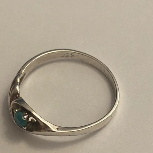 Vintage Estate Emerald Mexican Sterling Ring - Picture 5 of 9